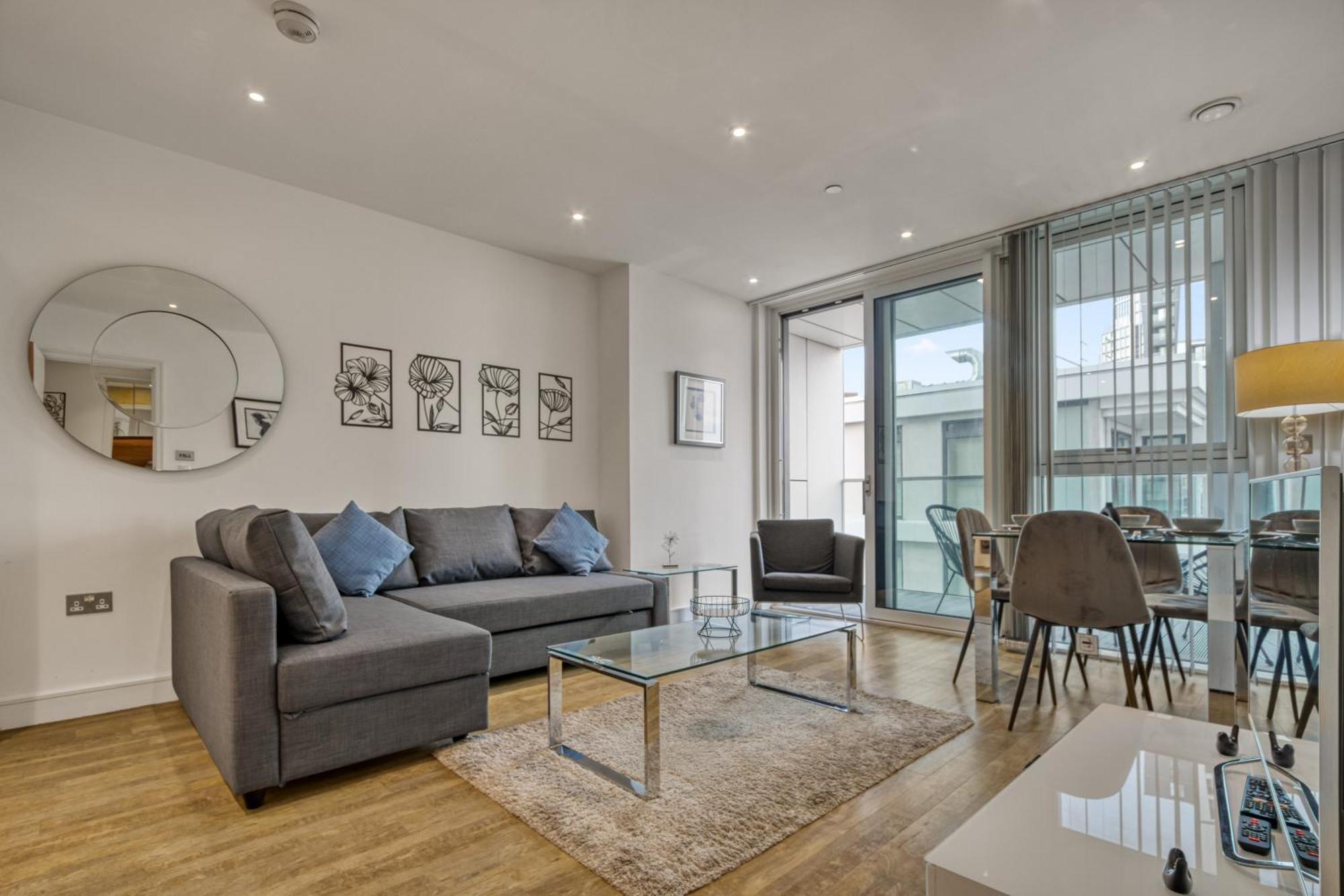 Stylish And Spacious- One Bed In Nine Elms Appartement *