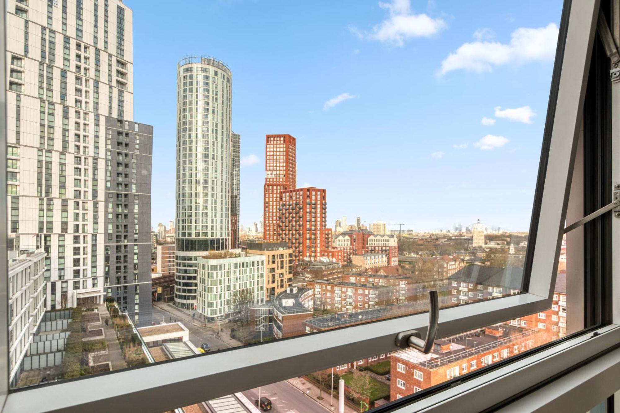 Stylish And Spacious- One Bed In Nine Elms Appartement *