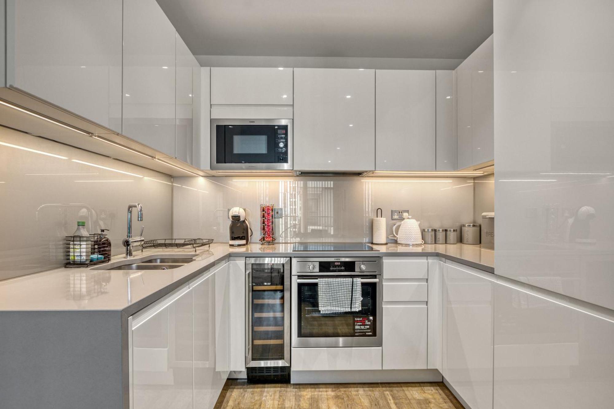 Stylish And Spacious- One Bed In Nine Elms * Londres